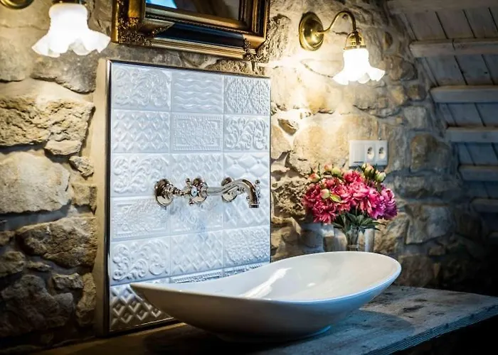Kovárna - Frýdštejn - Stylové Ubytování, Luxusní Wellness, Zážitková Restaurace Rezort Hodkovice nad Mohelkou